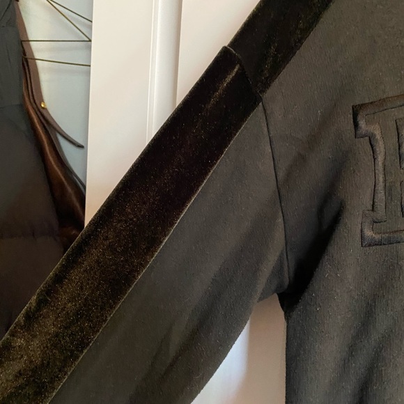 PINK tracksuit - Picture 3 of 9